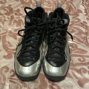 Youth Nike Foamposits